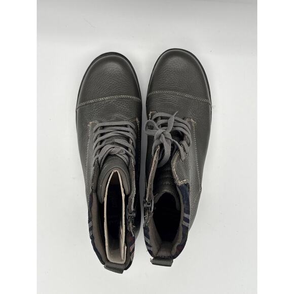 Clarks Women’s Gray Leather Ankle Boots Size 10W – Wide Width Zip-Up Booties - Picture 3 of 6